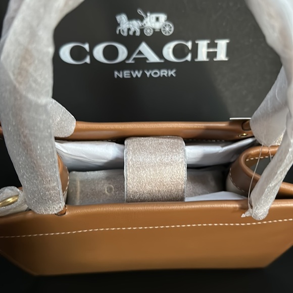 Coach X Tom Wesselmann Cashin Carry Tote 22 Leather Flower Floral ca128 Bag NWT - Picture 7 of 9